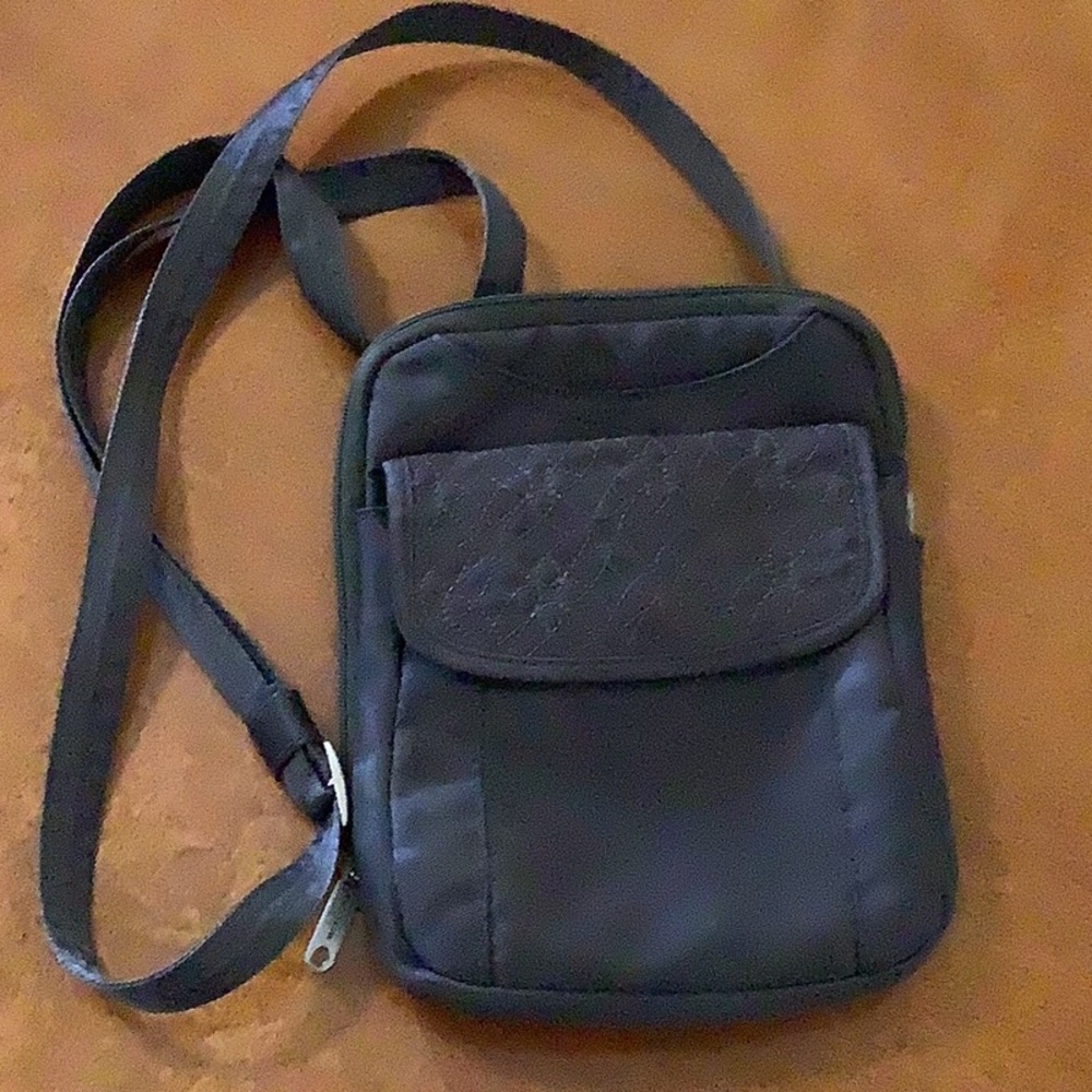 Locking Travelon Crossbody Steel Grey Anti-Theft